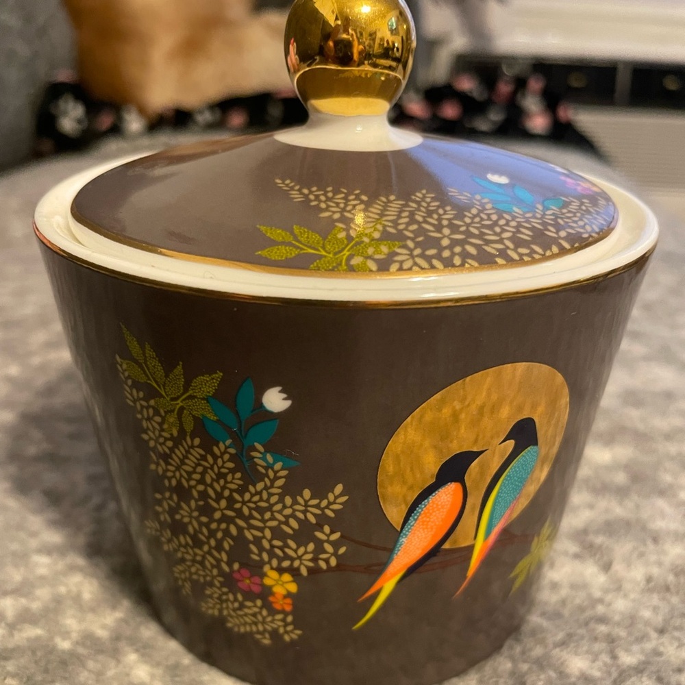 Sara Miller Chelsea
Covered Sugar Bowl